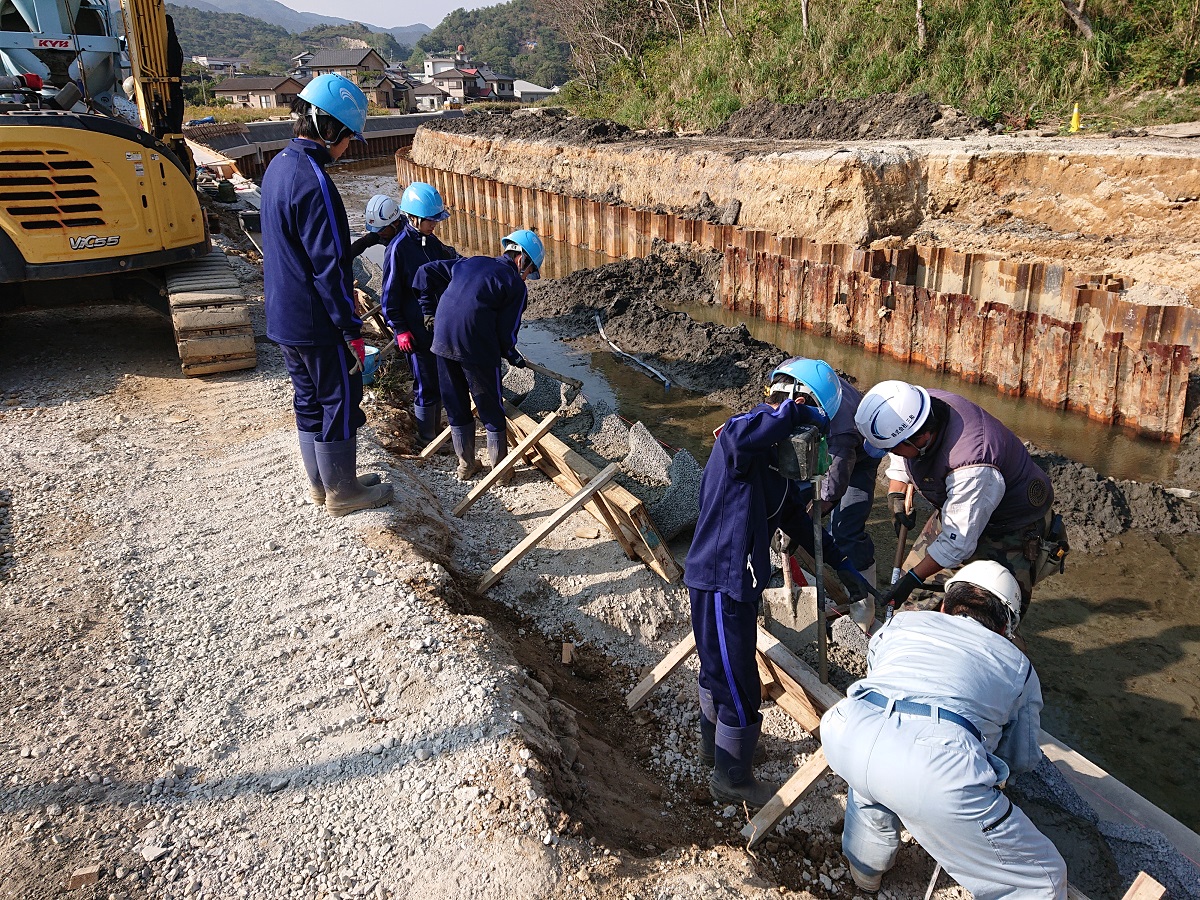 生コン打設作業です。