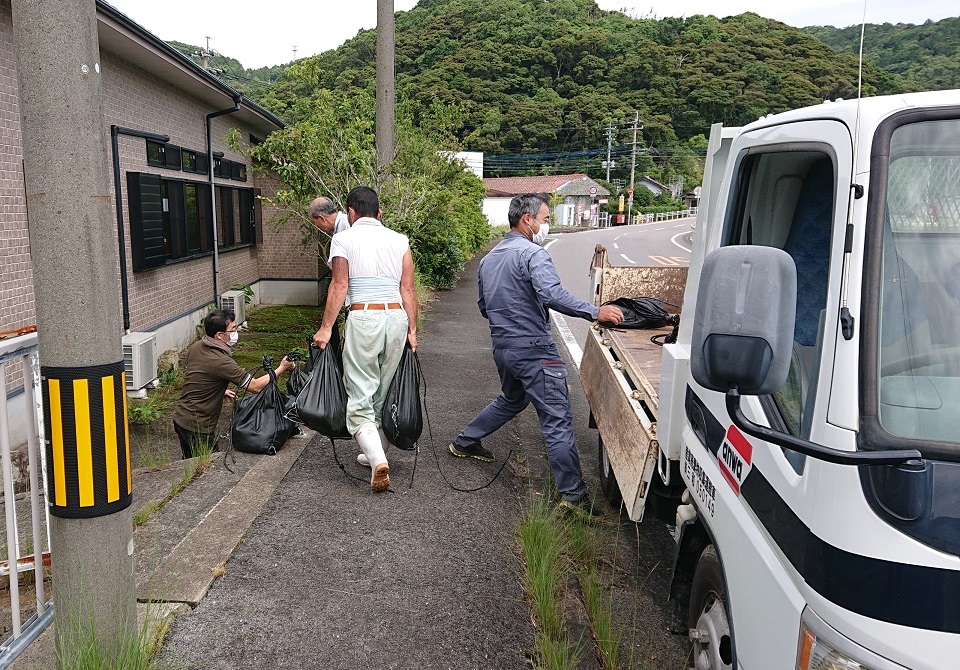 各町内会へ運搬